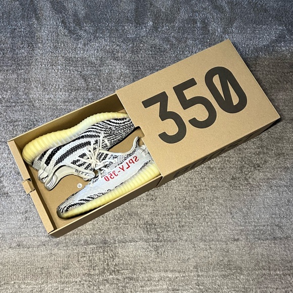 Yeezy Boost 350 V2 Zebra - Picture 7 of 7
